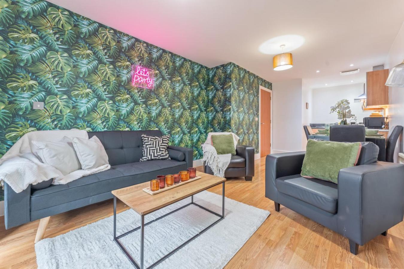 Apartment Modern 1 Bed Arcadian Balcony