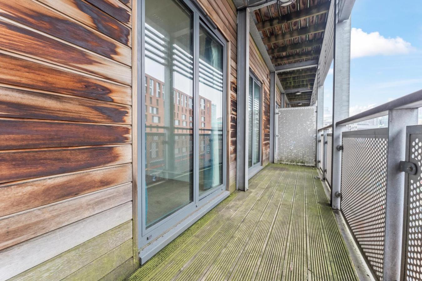 Modern 1 Bed Arcadian Balcony *