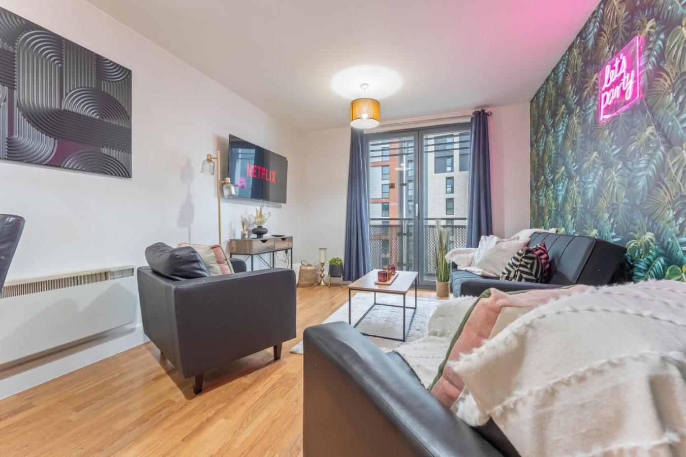Modern 1 Bed Arcadian Balcony Birmingham